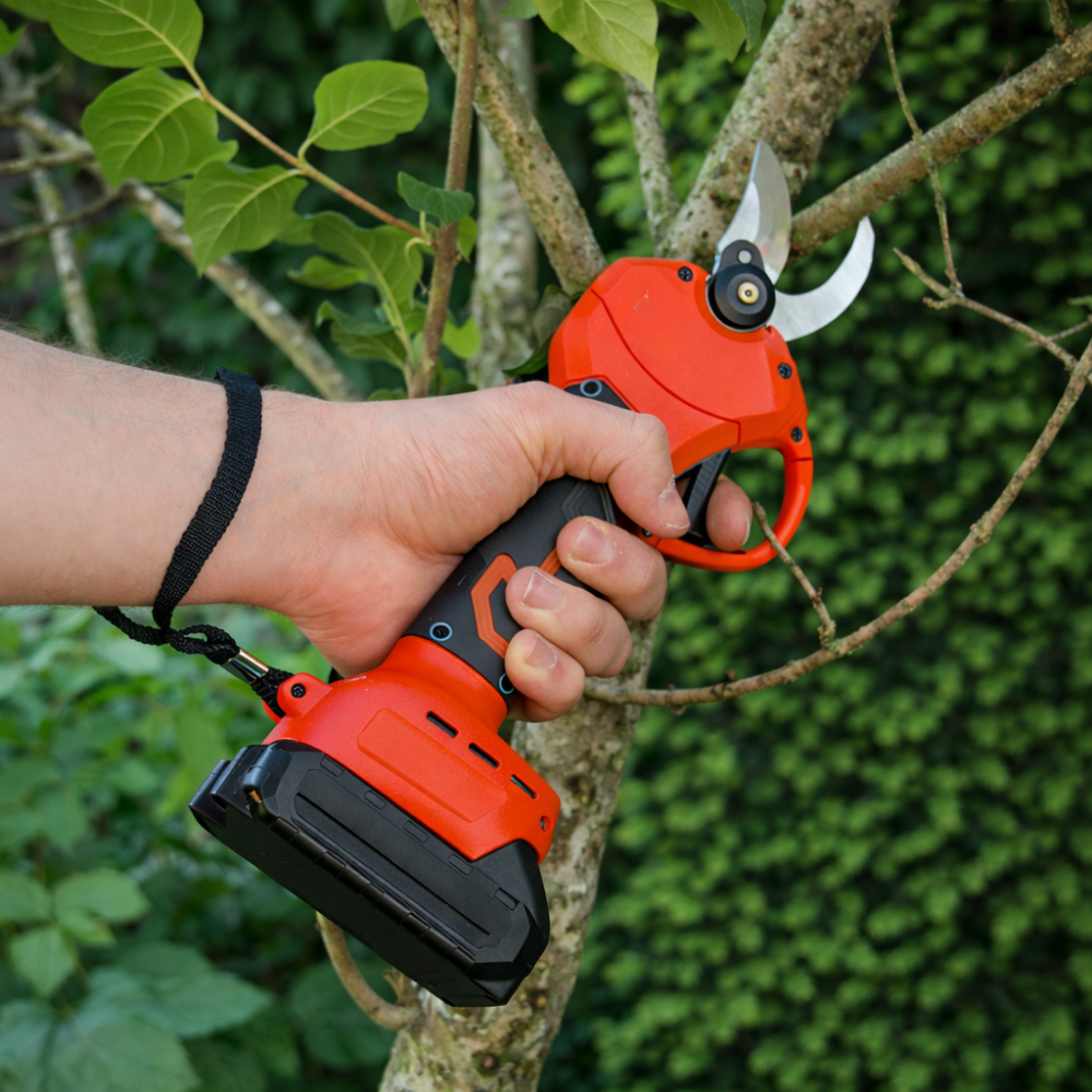 S30 PRO Sécateur Électrique Sans Fil Rechargeable – Coupe Précise et Puissante pour Jardinage Professionnel